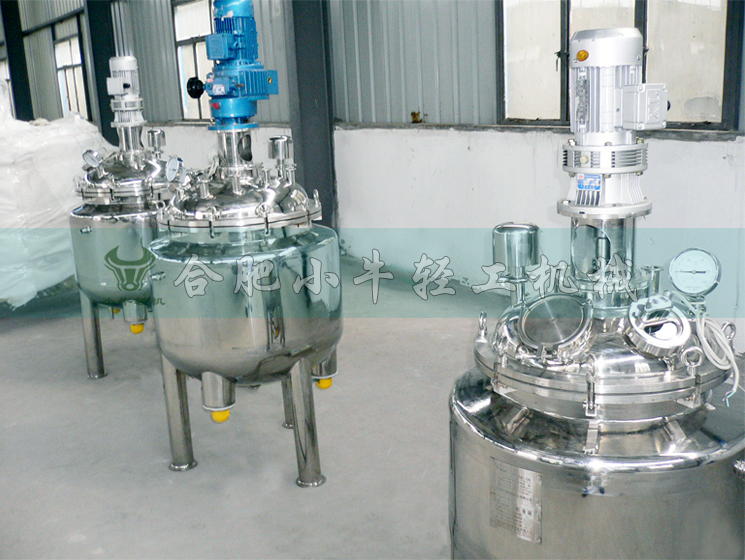 電加熱反應釜.jpg 電加熱反應釜.jpg